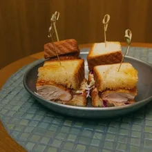 Sando de frango frito